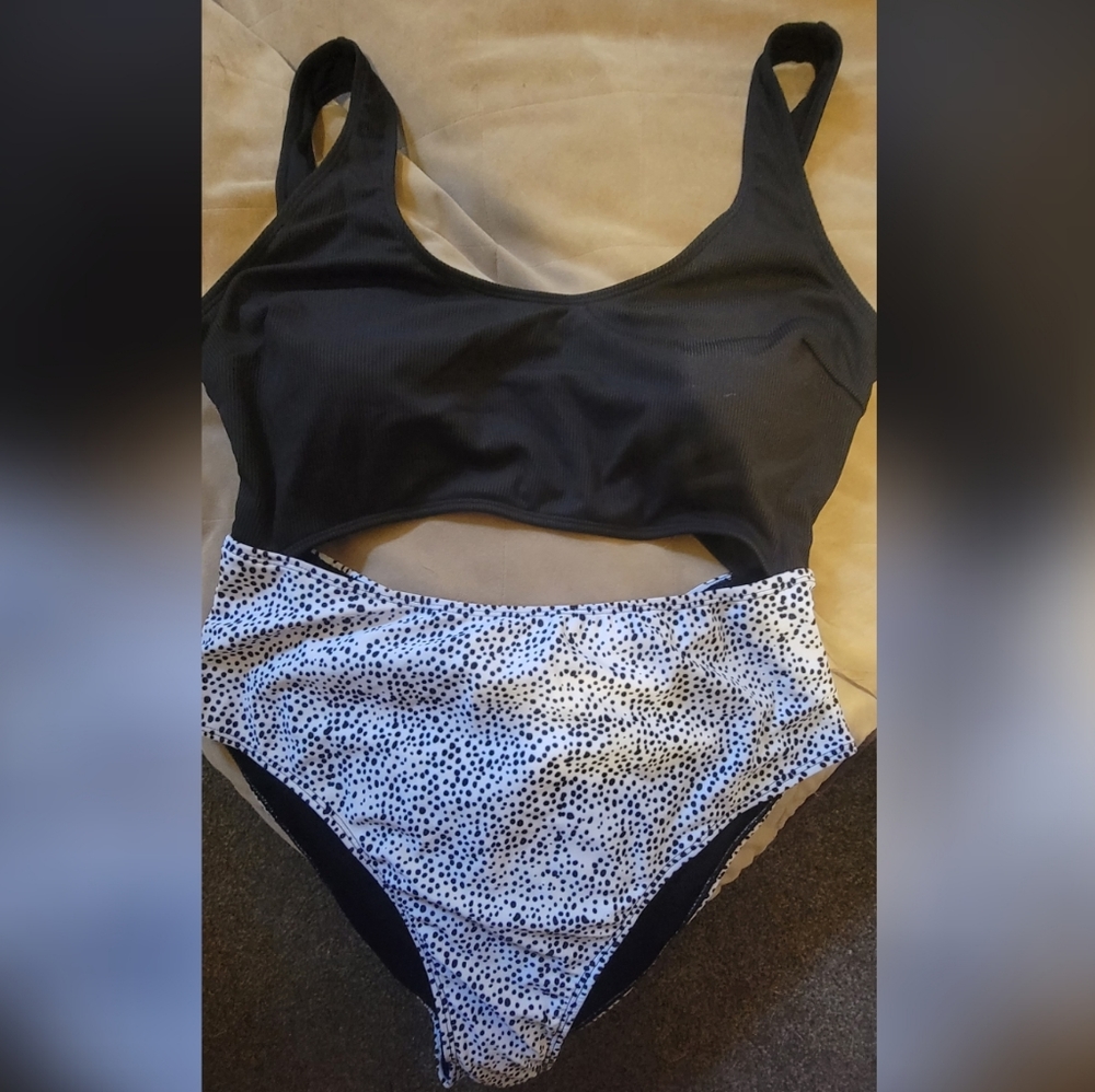 Shein, one piece swimsuit, black and white, 1XL size 14
